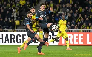 九游体育入口-上海上港今天比赛首发及替补名单